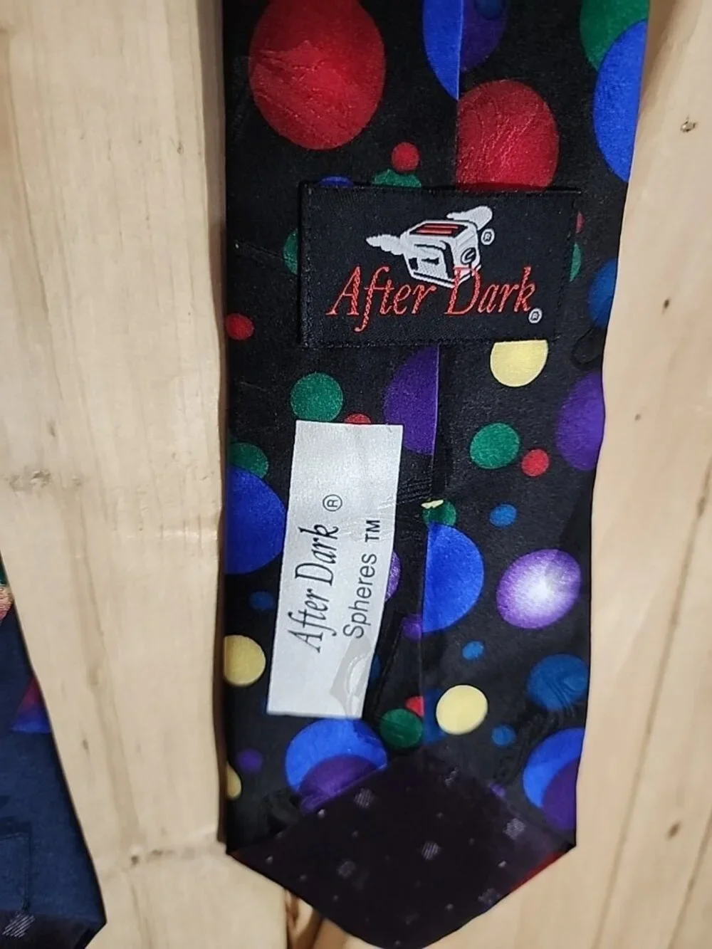 VTG After Dark Mens Neck Ties 100% Silk Nirvana Spheres Wearable Art Flying Toas
